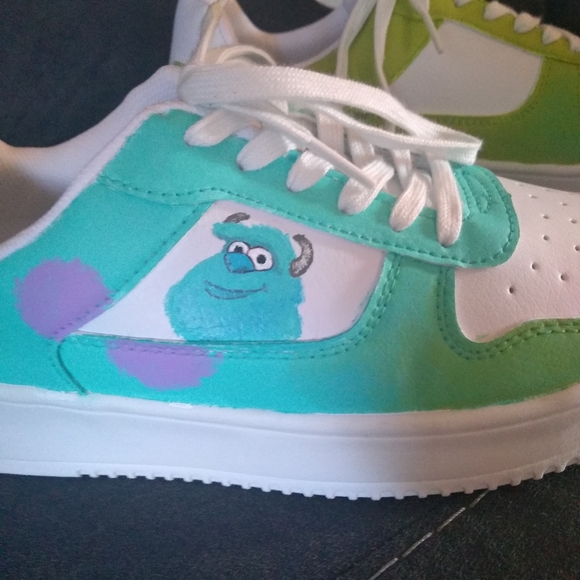 Customized shoes - Picture 3 of 5